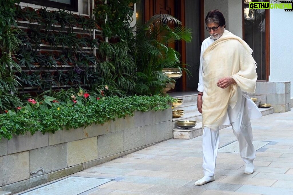 Amitabh Bachchan Instagram - … sometimes it is the simplest walks of life that give you distance ..