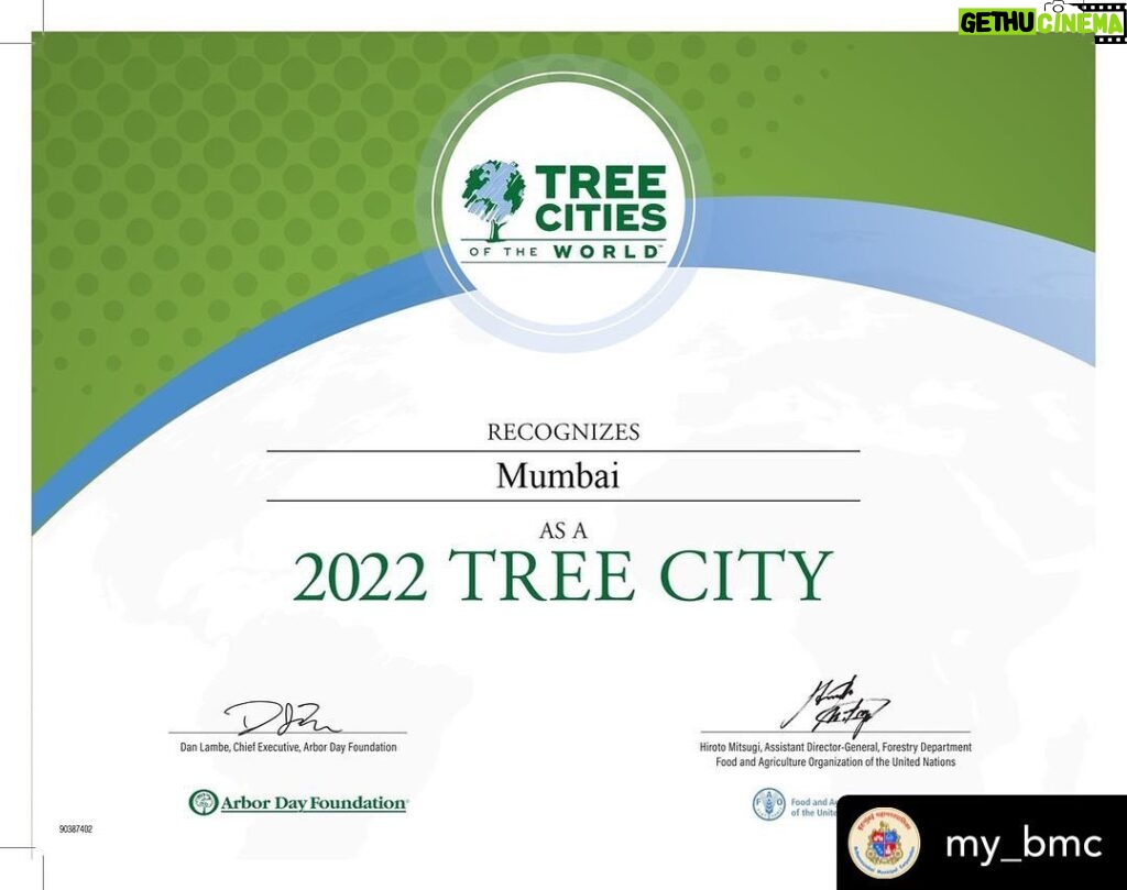 Amitabh Bachchan Instagram - Repost @my_bmc 📢 मुंबईला सलग दुसऱ्यांदा 'जागतिक वृक्षनगरी' बहुमान Mumbai earns recognition as 'Tree City of the World' title for the second consecutive year 🌳 मुंबई महानगरातील वृक्षसंपदा जतन व संवर्धन करण्यासाठी बृहन्मुंबई महानगरपालिकेकडून होत असलेल्या प्रयत्नांवर जागतिक मोहोर उमटली आहे. The world recognizes the efforts being made by #bmc to conserve and grow the tree cover in the City of Mumbai. 🌳 “जागतिक वृक्ष नगरी २०२२" या यादीमध्ये #मुंबई महानगराचा समावेश करण्यात आला आहे. Mumbai Metropolis has been included in the list of 'Tree City of the world 2022'. 🌳 मुंबईला सन २०२१ मध्ये सर्वप्रथम हा बहुमान देण्यात आला होता आणि आता सन २०२२ साठी म्हणजे सलग दुसऱ्यांदा ’जागतिक वृक्ष नगरी २०२२’ बहुमान प्रदान करण्यात आला आहे. Mumbai Metropolis has been included in the proud list of 'Tree Cities of the World 2022'. #mumbai received this award for the first time in 2021, and now for the second consecutive year in 2022. 🌳 #वृक्ष संवर्धन व वृक्ष लागवडीसाठी प्रयत्न करणाऱ्या, त्यासाठी नाविन्यपूर्ण प्रयोग राबवणाऱ्या जगभरातील शहरांचा सन २०१९ पासून गौरव करण्यात येतो. Cities around the world that are striving for #treeconservation , planting, and implementing innovative experiments have been honoured since 2019. 🌳 संयुक्त राष्ट्र संघाची विशेष संस्था असलेली अन्न आणि कृषी संघटना (Food and Agriculture Organization) तसेच मागील ५० वर्षाहून अधिक काळ जगभरात वृक्ष लागवड व संवर्धन करीत असलेल्या आर्बर डे फाउंडेशन या अमेरिका स्थित संस्थेकडून संयुक्तपणे हा उपक्रम राबवला जातो. This initiative is being implemented jointly by the Food and Agriculture Organization, a special agency of the United Nations, and the Arbor Day Foundation, an American-based organization that has been planting and conserving trees worldwide for more than 50 years.