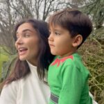Amy Jackson Instagram - Top of the Christmas Charts 🎄 what was your highlight of the holidays?!