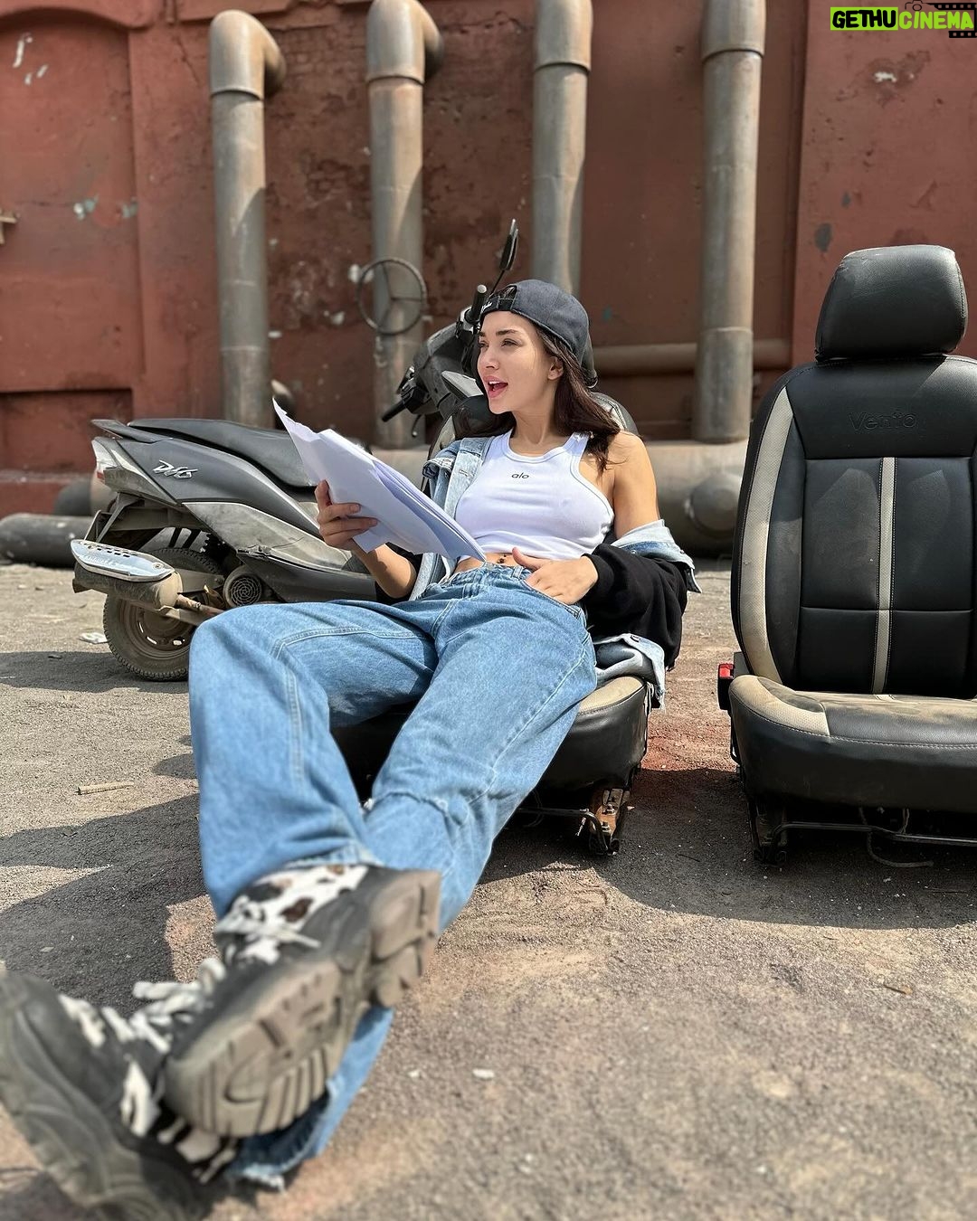 Amy Jackson Instagram - 2024 incoming πΏπ¬