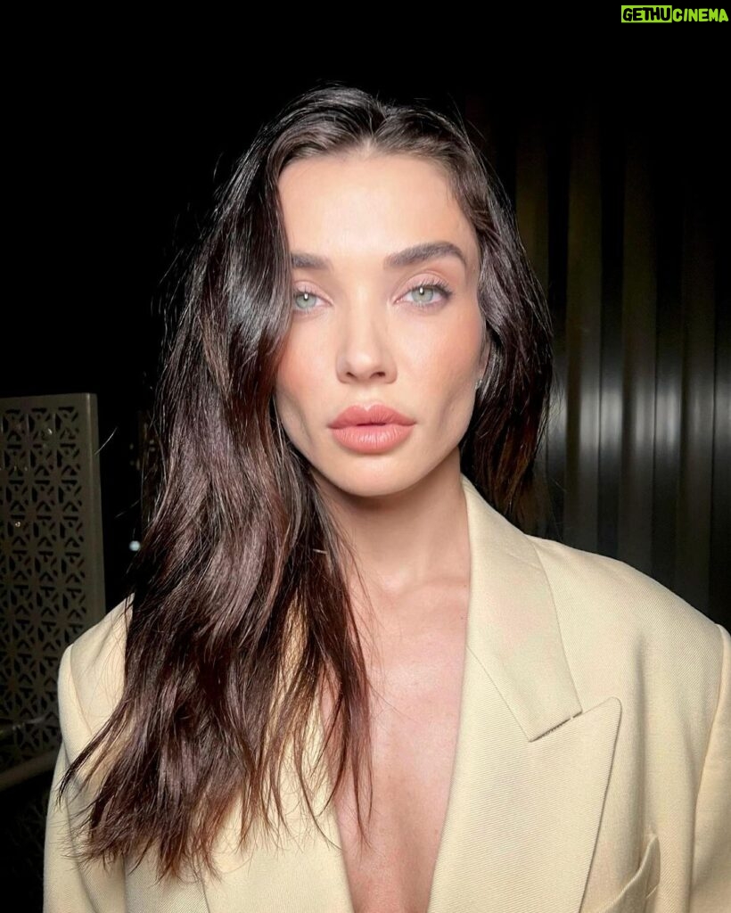 Amy Jackson Instagram - Going out with an LFW bang @theperfectmagazine 💥 Glam by the boys @thebradylea @andrewdentonmakeup 🧨 London, United Kingdom