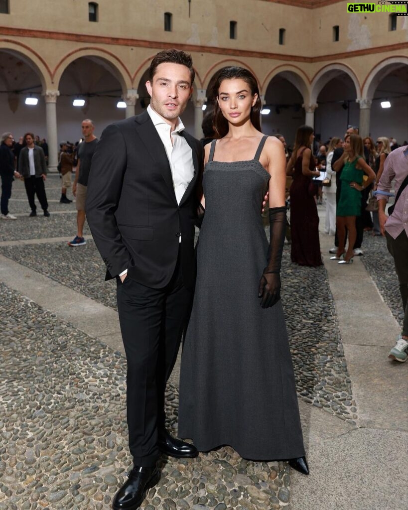 Amy Jackson Instagram - Such a stunning show @albertaferretti - we loved it! Showcased within Castello Sforzesco, the #SS24 collection was as romantic and dreamy as ever. Alberta, you’re a Wonder Woman! And to the incredible team behind the scenes, thankyou for having us ❤️ Soft effortless glam by @roberta_anzaldi_makeup_ and @faick_hair ✨ Castello Sforzesco Di Milano