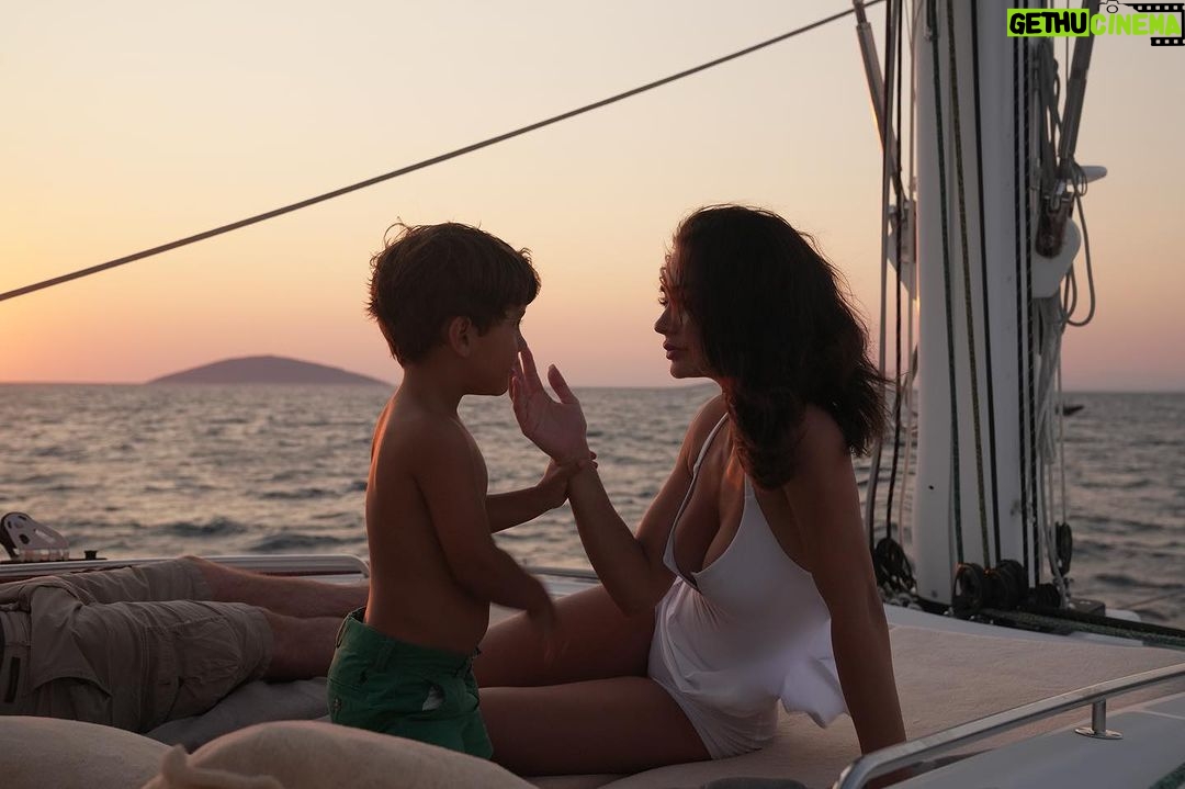 Amy Jackson Instagram - Fell head over heels in love with Bodrum ❤️ So much appreciation to Gozde, Dilan and Huseyin at @lujohotel for making our family holiday an unforgettable experience - memories to last a lifetime ✨ @aloyoga