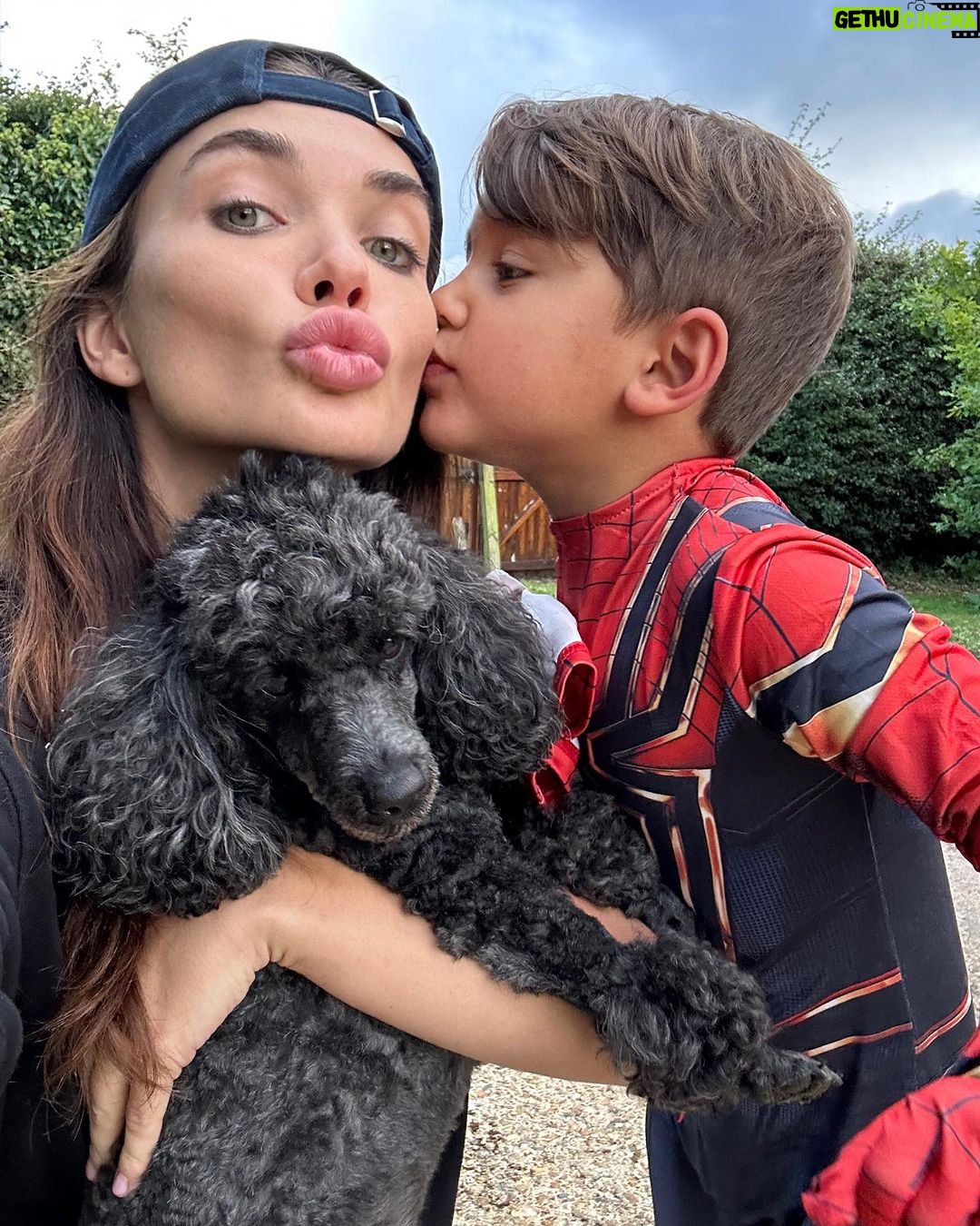Amy Jackson Instagram - The simple tingsss 😌