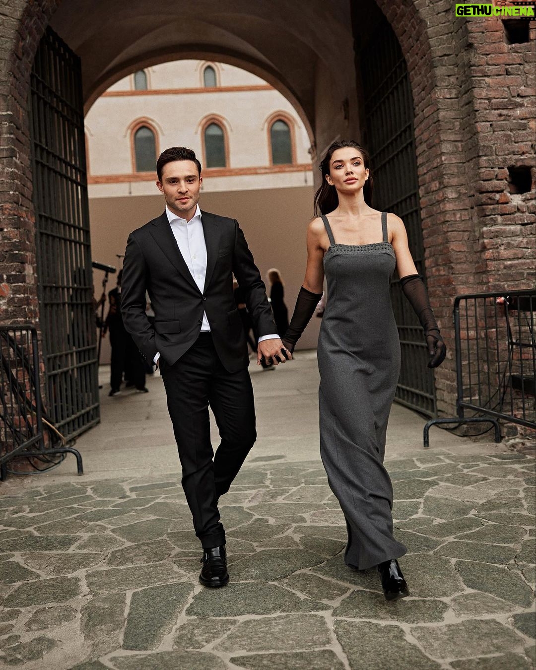 Amy Jackson Instagram - Such a stunning show @albertaferretti - we loved it! Showcased within Castello Sforzesco, the #SS24 collection was as romantic and dreamy as ever. Alberta, you’re a Wonder Woman! And to the incredible team behind the scenes, thankyou for having us ❤️ Soft effortless glam by @roberta_anzaldi_makeup_ and @faick_hair ✨ Castello Sforzesco Di Milano