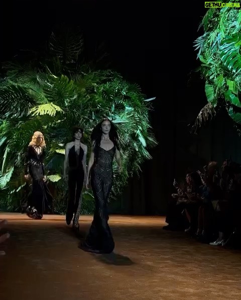 Amy Jackson Instagram - A literal #RobertoCavalliParadise on the first day of #MFW 🌴 @faustopuglisi you KILLED IT!! I need it all - the prints, the flares, THE PLATFORMS 😮💨 … and to the gorgeous team at @roberto_cavalli - THANKYOU @ryma.roy @emzsherwood dream team x Milan, Italy
