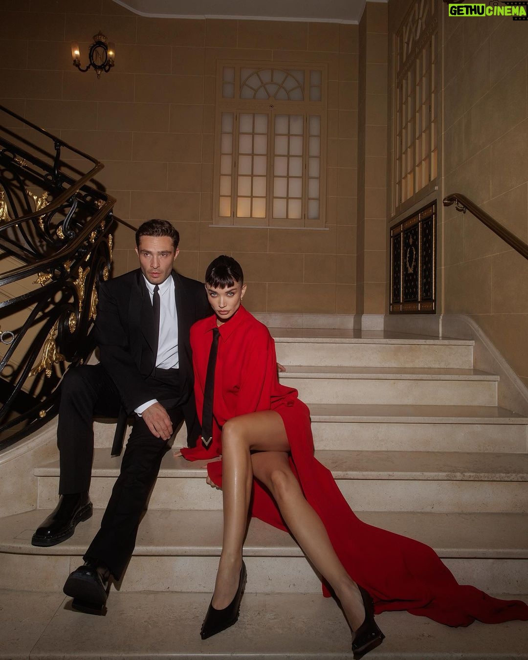 Amy Jackson Instagram - Might’ve been late to the LFW party but we went in&out with a bang. PERFECT magazine party - so much love to @maisonvalentino and my @valentino.beauty fam ❤️🔥 The #makeup & #hair GLAMTEAM understood the assignment @thebradylea @andrewdentonmakeup 💪🏼 @rebeccaspencer_photography 📸 @emzsherwood 🫶🏼 always!