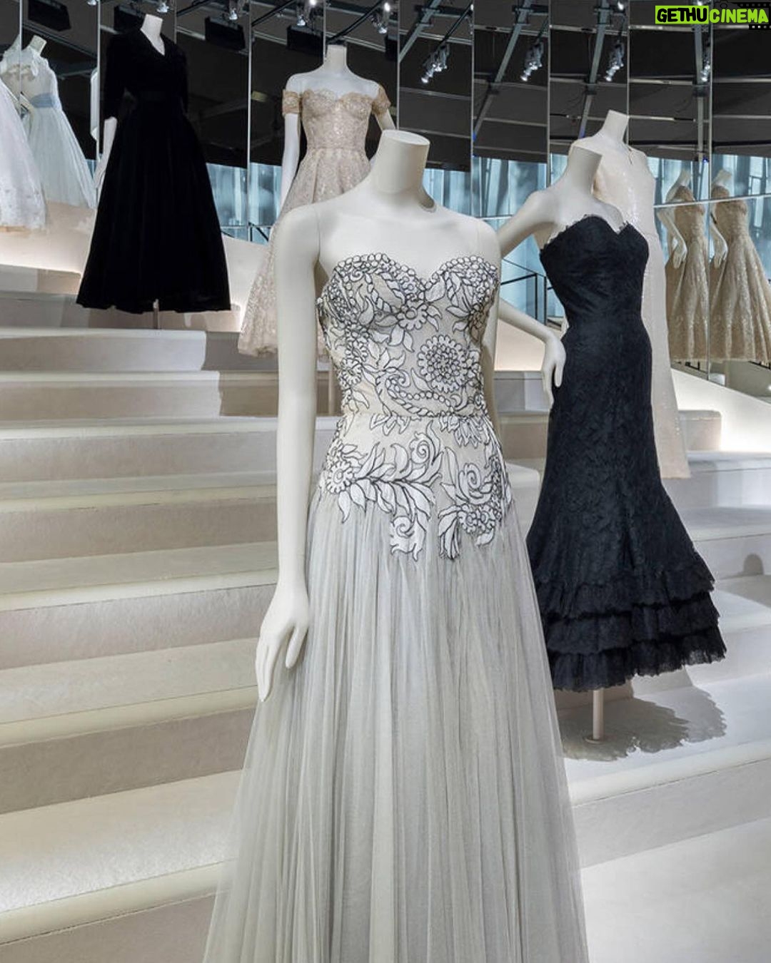 Amy Jackson Instagram - ICONIC!!! What a night at the V&A for @chanelofficial Gabriel Chanel Fashion Manifesto - @wildfreeinnocent we went to town on it β€οΈβπ₯! Styled by @jordannkelsey wearing @magdabutrym & @break.archive Makeup by @annainglishall_makeup Hair by @michaeltakispitsillides Shot by mi amore @rowben π«ΆπΌ V&A Museum