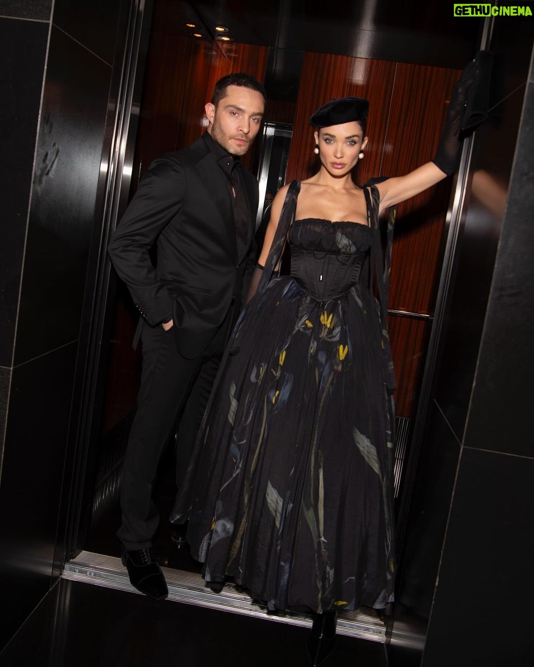 Amy Jackson Instagram - The 2023 @britishfashioncouncil #FashionAwards finalé with my forever favourite @louboutinworld ❤️🔥 The biggest thankyou to my team behind it all : @emzsherwood @ryma.roy @rhirhiroe @thebradylea @chykapuka @has.hejazi The Fit Deets: Dress @patrick_mcdowell Hat @noelstewart Gloves @dentsgloves Earrings @thehirstcollection Boots + Bag @louboutinworld Styling @has.hejazi Love to the best @davebenett 📸 Royal Albert Hall