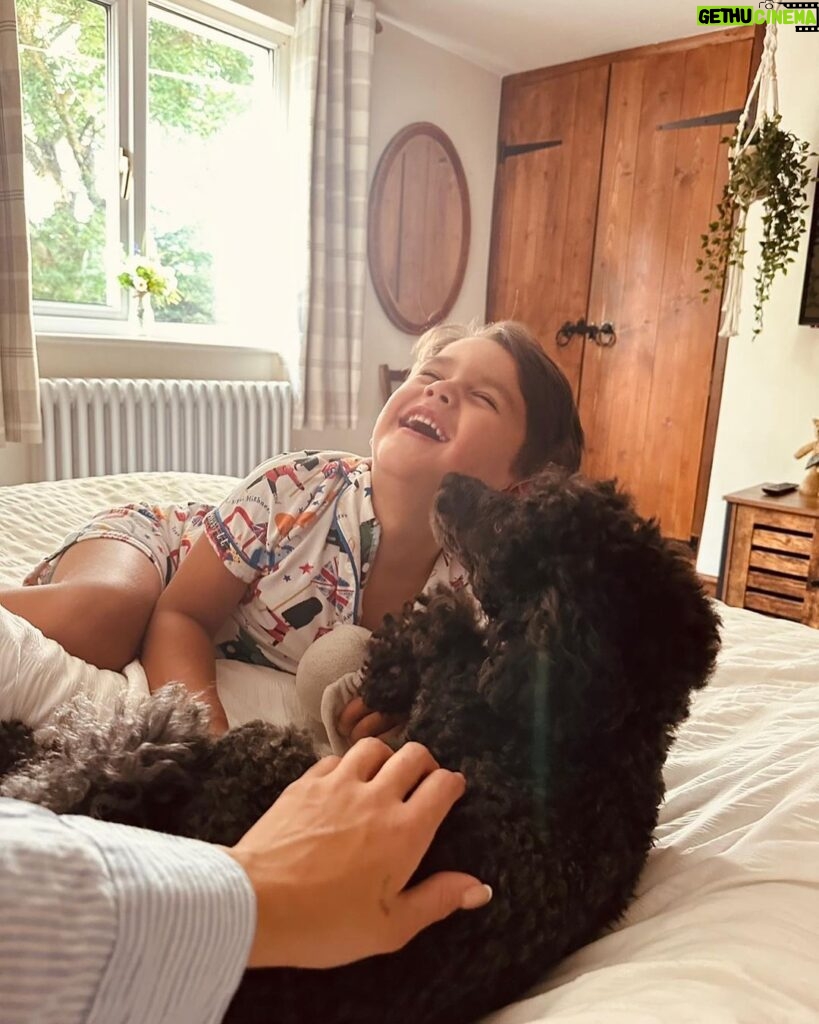 Amy Jackson Instagram - What this Summer is all about ✨ my boys, my furry boys, candy floss and @aloyoga bucket hats, waterfights and sink baths at Grandma’s house… and a whole lotta laughter ✨