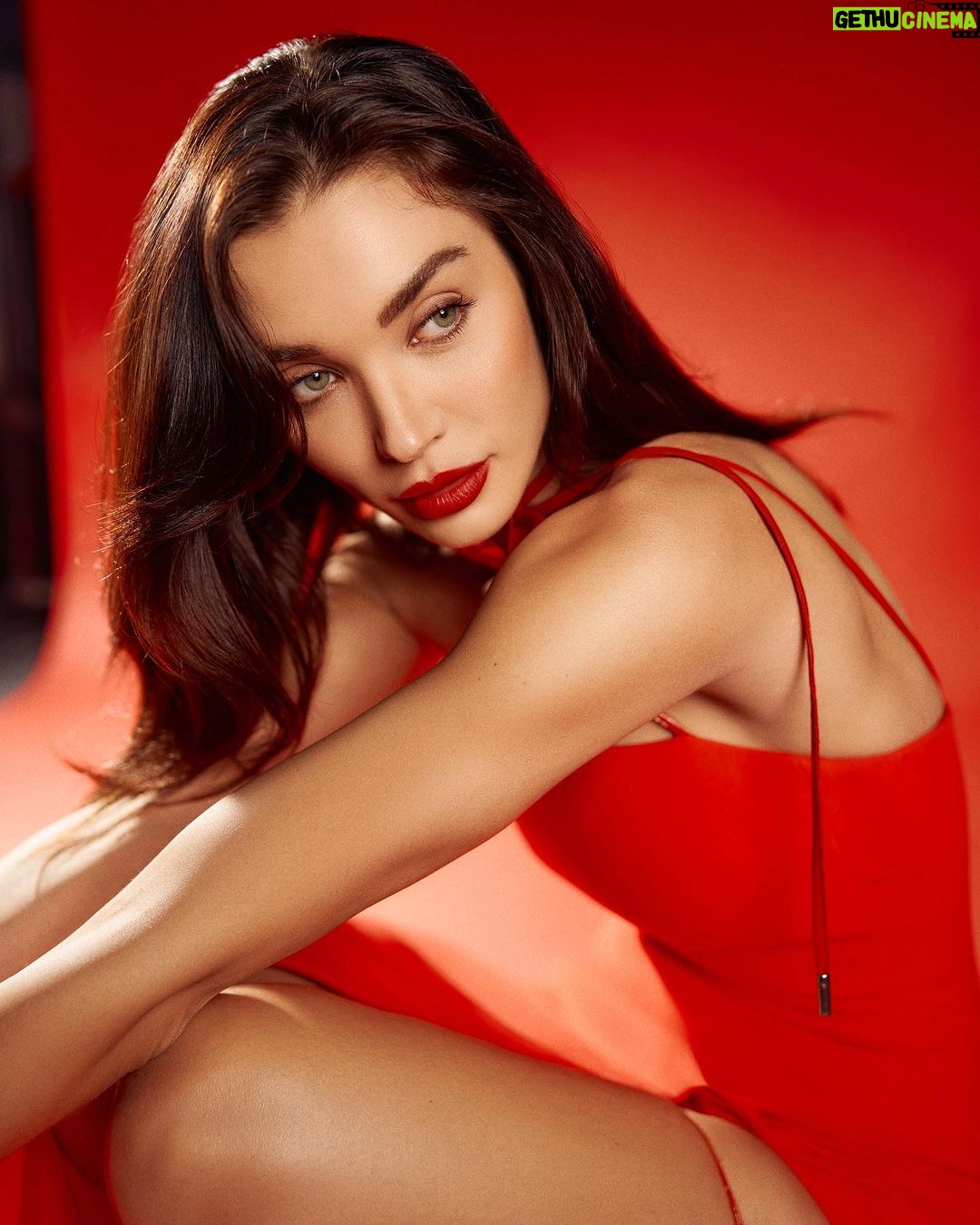 Amy Jackson Instagram - Happy Valentines Day my CRAKKS ❤️❤️❤️ CRAKK PROMOTIONS FIT: @davidkomalondon Styled by- @sukritigrover Styling Team- @vanigupta.23 @bitofbash @naishasinghvi @abhimanyudessai Hmu: @kin_vanity 📸: @vidhigodha Managed by @jubinrajeshdesai @viniyardfilms Mumbai, Maharashtra
