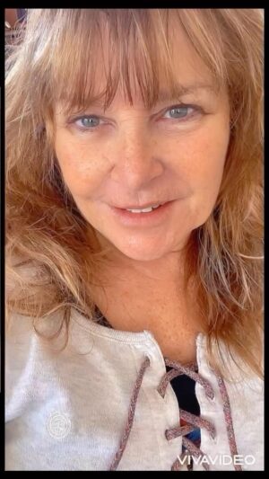 Amy Lyndon Instagram - #unfiltered Sunday ☺️ What drudgery do you resist?