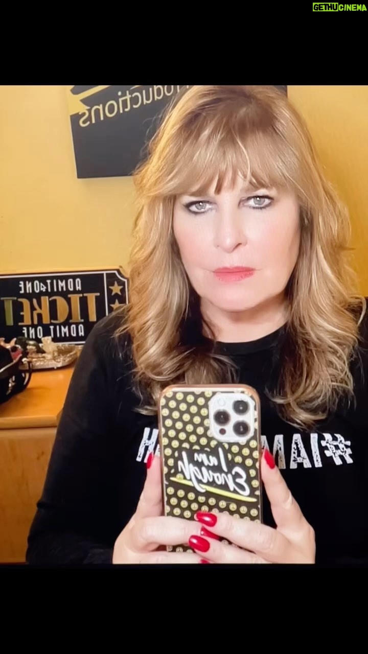 Amy Lyndon Instagram - Gotta keep moving… Gonna do what I gotta do! You? @iamenough.original @aravierbatiz @deathfacehorror @quisy16 @_petermcnamara