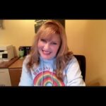 Amy Lyndon Instagram - When you love what you do, the hours just melt away. Drop a ❤️ if you resonate with this. . . #acting #greatactor #actingcoach #actingclass #selftapeaudition #actors #actingtechnique #thelyndontechnique #selftape #audition #actorslife #amylyndon #actors #inspiration #motivation #actingtips #actingadvice #actingtechnique #thelyndontechnique #amylyndon #bookedandbusy #actor