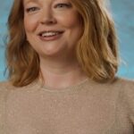 Amy Lyndon Instagram - Pump up your skills! Most people never knew that @sarah_snook from @succession wasn’t American 🏆 #accents #dialects #specialskills #actorslife🎭 #sarahsnook #actors #repostby @variety 🙏❤️