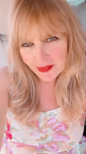 Amy Lyndon Instagram - This is a new day. Do something new. Drop me a ❤️ if this resonated.