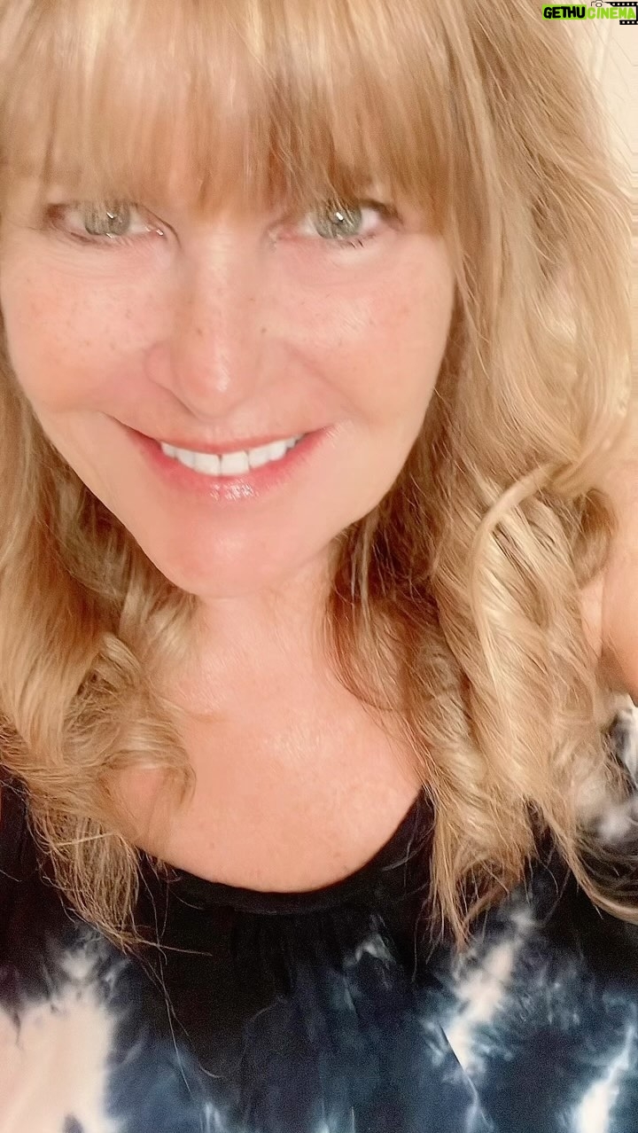 Amy Lyndon Instagram - July. You went so fast. Time is truly of the essence. Name one great thing that happened for you in July🌹 #timeisfleeting #makethemostofit #lovelife #actorlife #acting #coachlife