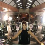 Amy Pemberton Instagram - Umm... yeah, so.... you know how ya’ll think Gideon knows what she’s doing?!?! 🤣 📸 @tseky #whatdoesthisbuttondo? #oppsey #waveriderchaos #justkiddin’ #🤔 @cw_legendsoftomorrow