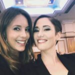 Amy Pemberton Instagram - Throwin’ it back to working with this beauty @chy_leigh at @starfuryevents...having been a fan for years I was 💯 fan girling.... 🙋🏻‍♀️ 😘#chylerleigh #starfury @sean_w_harry @thecw @supergirlcw @cw_legendsoftomorrow #supergirl #legendsoftomorrow