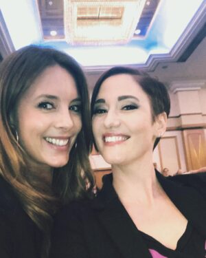 Amy Pemberton Instagram - Throwin’ it back to working with this beauty @chy_leigh at @starfuryevents...having been a fan for years I was 💯 fan girling.... 🙋🏻‍♀️ 😘#chylerleigh #starfury @sean_w_harry @thecw @supergirlcw @cw_legendsoftomorrow #supergirl #legendsoftomorrow