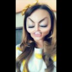 Amy Pemberton Instagram - One coffee guys....tis all I’m sayin’....That aside, I LOOOOVE THIS SNAPCHAT LADY... but where is she from? #answersonapostcard #1☕️ #lordyhelpusall #caffeinenoesbueno #bananas #🤪#1cuptoomuch