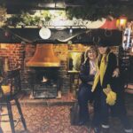 Amy Pemberton Instagram - Gotta love a proper English Country pub with my lovely Mama Pembs 💜So many memories at this beautiful place! If you’re ever in the UK, visit the Four Horseshoes pub in Suffolk! There’s a real well 💪🏻🤣#dadsfavoritepub #suffolkpub #missinghomealready