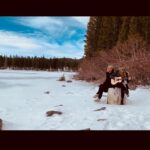 Amy Pemberton Instagram - 💙 ....I mean....not too shabby a setting to play and sing with my @cameroneneilson .... recorded a little sumfin’ .... soon!! #couldntplayafter5mins #toocold #mammoth #❄️🌲🗻🌨