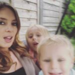 Amy Pemberton Instagram - What was that? ‘Pocket money bribery?’ Who meeee? 🤣 @cw_legendsoftomorrow @lotwritersroom #legendsoftomorrow #ifedthemcandypriortothisvid #🍬 #💷 #solidauntieskills #🙈 @james.pemberton.750 @lisagiggles83