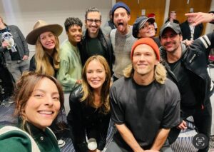 Amy Pemberton Instagram - Reflecting on such a wonderful weekend with our incredible Legends faNmily and wanted to say a huge thank you for coming to see us all! It was overwhelming feeling the love you have for the show and for the cast, the HUGE effort that went into such beautiful gifts, WOW! We are very lucky to have a fandom like you 🥹❤️

Thanking the lovely @sean_w_harry for a great event and for having us! 

SOOO great to finally catch up with Liv and to open our amazing Waverider keepsakes together! LOVE IT! Mantle piece baby! What an incredible thing to do for everyone!!!!! 

So…. from the bottom of my heart, thank you so so much. 🙏🏼

Oh and just so you know …‘if you go to videos then ….’ IYKYK 🤦🏻‍♀️

We missed you @lissethchavez @shayansobhian 

@starfuryevents @cw_legendsoftomorrow #yallrock