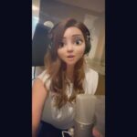 Amy Pemberton Instagram - Had to.... sorry! Sunday eve siiiiiiing...🥰 #sorryneighbours @disneyfrozen #snapchatfilters🥺 #animationgoals #forthefirsttimeinforever @neumann.berlin#yupthatsmeheehee