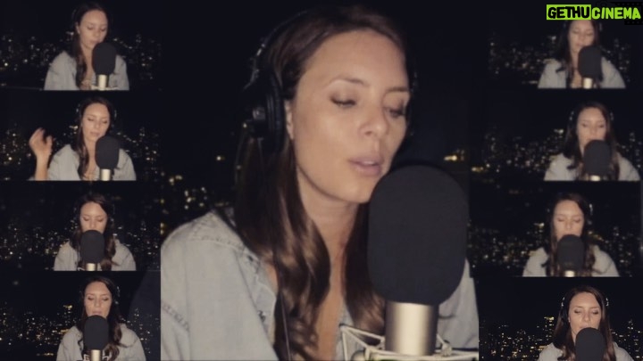 Amy Pemberton Instagram - Just sending love and light ✨❤️Inspired by @jacobcollier #oneminutecover #acapella @coldplay #fixyou #coldplay #vocals