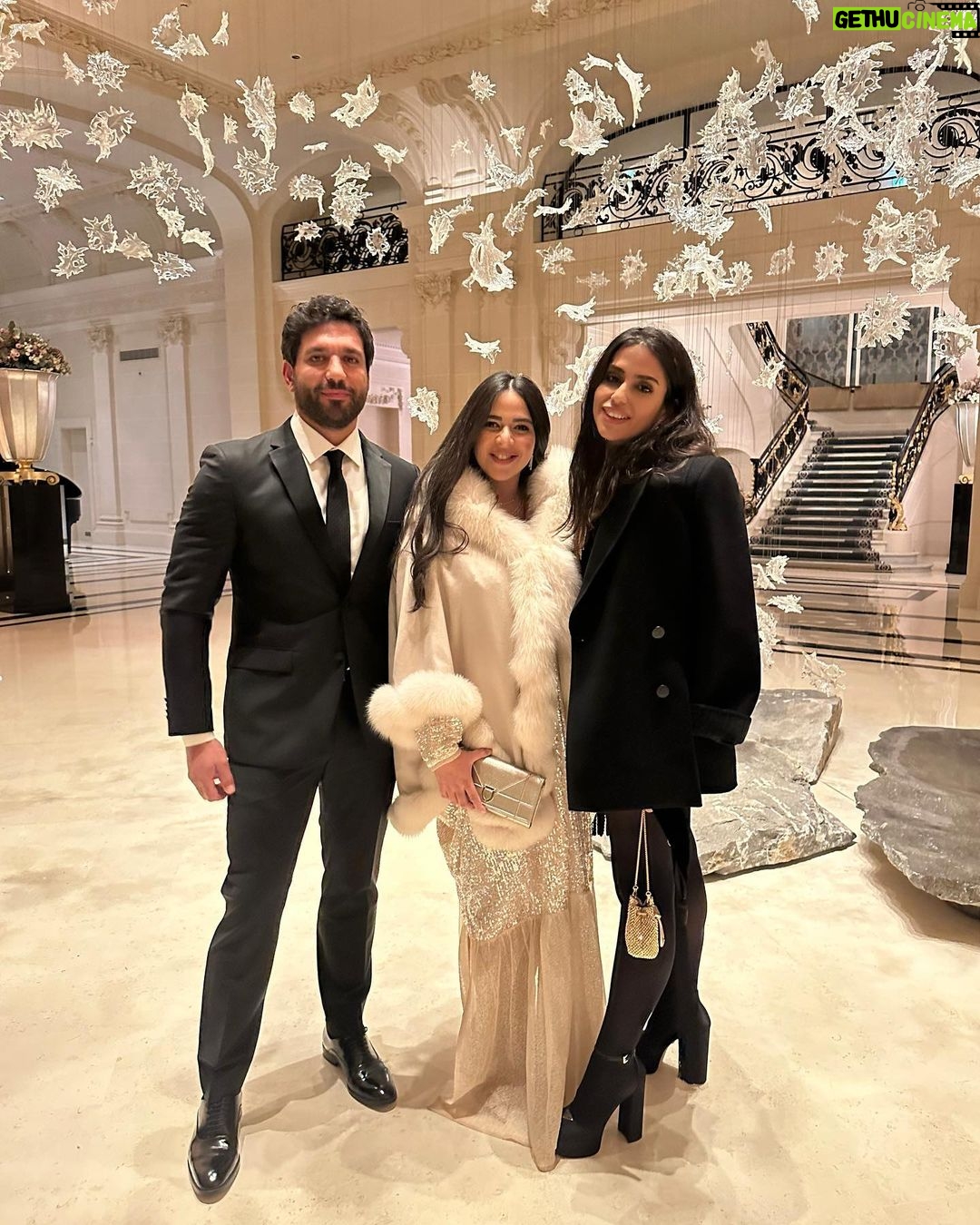 Amy Samir Ghanem - 256.9K Likes - Glam team 🤍🙏
My precious jewelry : @mahmoudelsirganyjoailliers
My elegant fur : @be_my_guest_shopping
Make up: @sarahatallahmakeup
Hairstylist : @sonia.messaoudi
Special thanx to my friend who is always there 4 me @wakizouzi2 🤍