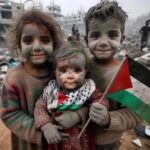Amy Samir Ghanem Instagram - عارفه ان الصوره دي نزلت كتير من كذا يوم، بس بجد كل يوم ابص علي الصوره دي و اعيط و احس اني بحضنهم جامد قوي واشيلهم جوه عينيا . يارب استرها و احفظ كل اطفال العالم و ارحمهم يا ارحم الراحمين😢