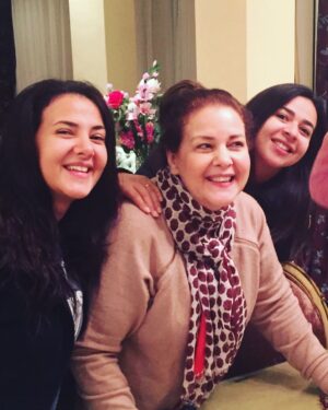 Amy Samir Ghanem Instagram - كل سنه وانتي طيبه يا مامي يا احلي ذكري في حياتي ، يارب في الجنه و نعيمها و اشوفك هناك انتي و بابي حبيبي يارب🤍
ربي ارحمهما كما ربياني صغيرا 🤲