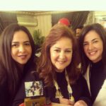 Amy Samir Ghanem Instagram - وحشتيني اوي ، مش عارفه استوعب فراقك انتي و بابي وللاسف صورتكوا وانتوا بتتألموا قدام عيني انا و دنيا موجوده قدام عيني و بتخليني كل يوم بعيط، بحاول اتلهي في حاجات بس ارجع و اقعد مع نفسي يفضل قدام عيني صور توجع قلبي،، انا اسفه اني بشارك معاكوا النكد ده ، بس انا في عالم تاني و انشاءالله ربنا يكتب لي اروح اعمل عمره عشان اكيد هكون احسن باذن الله رب ارحمهما كما ربياني صغيرا 🤲