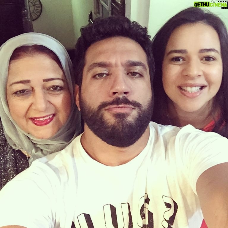 Amy Samir Ghanem Instagram - وحشتيني يا فاديه 💙، الله يرحمها يارب و يغفر لها🙏