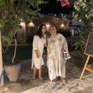 Amy Samir Ghanem Instagram - الله يرحمك و يغفرلك يارب.. مش قادره اوصف حبي ليكي قد ايه .. ربنا يصبر كل اللي عارفينك عشان مافيش حد ماحبكيش و اخف دم و اجدع و اطيب ام للناس كلها .. بحبك يا فدوده الله يرحمك يارب😢