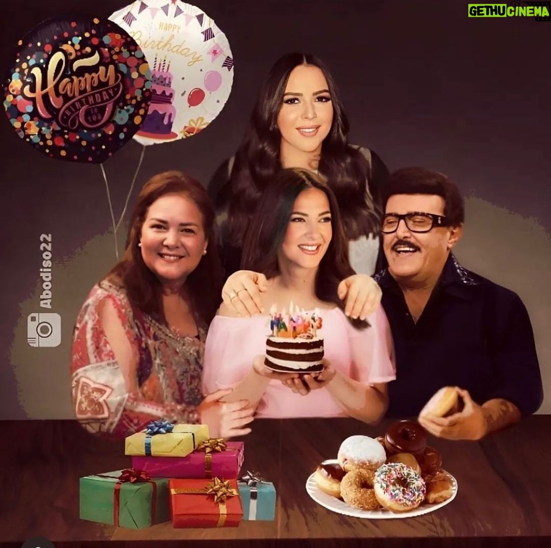 Amy Samir Ghanem Instagram - دنيا بحبك اوي ، كل سنه و انتي طيبه و عقبال مليون سنه و يارب دايما تفضلي ناجحه و محبوبه زي ما انتي و ربنا يحفظ ليكي كايلا و رامي و يبارك لك فيهم و انا و انتي و كلنا نحتفل في الجنه انشاءالله مع الحلوين زي زمان 🤍🤍🤍🤍 @donia.samir.ghanem