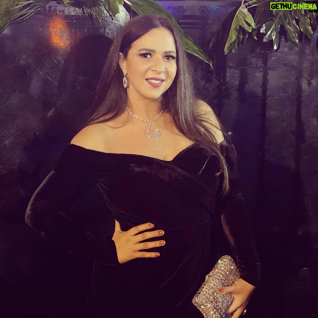 Amy Samir Ghanem Instagram - Thank u @cherifelsirganyjoailliers for the outstanding jewellery Styled by : @mayajules 💚 Makeup : @osama_youssef_makeup