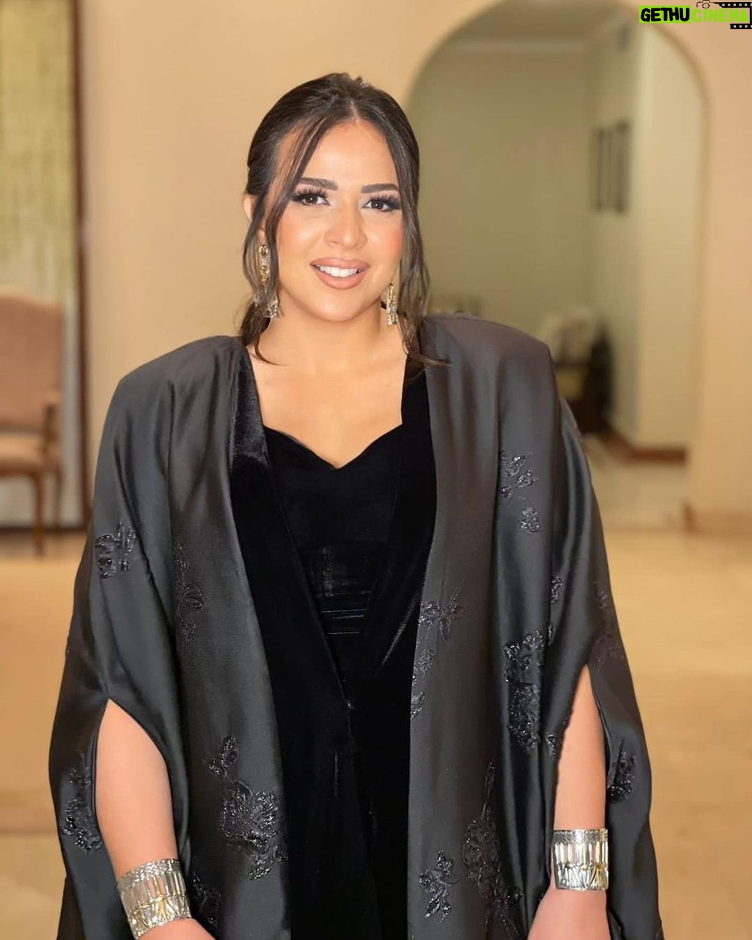 Amy Samir Ghanem Instagram - مبسوطه النهاردة الحمد لله بتكريمي في مهرجان الأقصر و مش قادرة أوصف جمال مدينة الأقصر و طيبة ناسها الجدعان.. شكرا جدا علي حبكوا Stylist: @abier_ansary Dress: @bahighusseinofficial Thanks to : @hawaa.fabric Jewelry: the Brilliant @azzafahmy 😍 Make up: @nehal_khalil_makeup_artist Hairdresser: @malaksamy_1 Clutch @okhtein Thanks to : @alsagheersalons