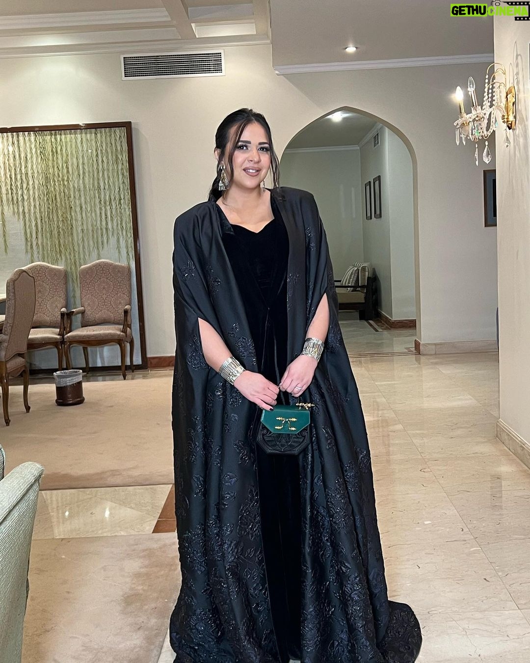 Amy Samir Ghanem Instagram - مبسوطه النهاردة الحمد لله بتكريمي في مهرجان الأقصر و مش قادرة أوصف جمال مدينة الأقصر و طيبة ناسها الجدعان.. شكرا جدا علي حبكوا Stylist: @abier_ansary Dress: @bahighusseinofficial Thanks to : @hawaa.fabric Jewelry: the Brilliant @azzafahmy 😍 Make up: @nehal_khalil_makeup_artist Hairdresser: @malaksamy_1 Clutch @okhtein Thanks to : @alsagheersalons