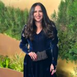 Amy Samir Ghanem Instagram - شكرا لمصمم الازياء @hanyelbehairyhautecouture علي حرصه انه يعمل الفستان في وقت قصير جدا و شكرا لحبيبتي عبير أنصاري المجتهده جدا @abier_ansary Special thanks to Jewelry: @iramjewelry_ Make up: @furatabaalkhail Hairdresser: @haithamdahab00 Clutch: @sheclutches