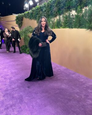 Amy Samir Ghanem Instagram - شكرا لمصمم الازياء @hanyelbehairyhautecouture علي  حرصه انه يعمل الفستان في  وقت قصير جدا و شكرا لحبيبتي عبير أنصاري المجتهده جدا
@abier_ansary 
Special thanks to 
Jewelry: @iramjewelry_ 
Make up: @furatabaalkhail 
Hairdresser: @haithamdahab00 
Clutch: @sheclutches