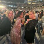 Amy Schumer Instagram - Moms at bey 😍😍😍