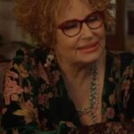 Amy Schumer Instagram - @lifeandbethhulu a scene dream @jennifercoolidge @amysedaris 😍🤩