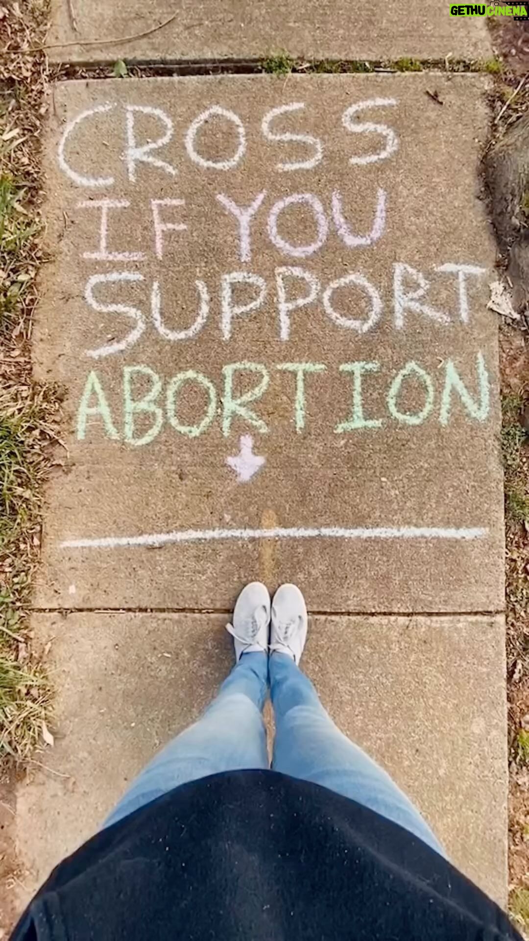 Amy Schumer Instagram - This anniversary of #RoeVWade, we must be more committed than ever to a future where everyone who wants an abortion can access it. I’m with @PPact and so many others in this fight. Watch the full length version: https://youtu.be/aygr-OnzA3s