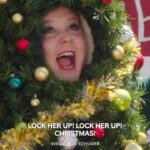 Amy Schumer Instagram - The Last Noelle written by: Christine Nangle @nanglish @insideamyschumer @paramountplus @mugsykane @elliekemper
