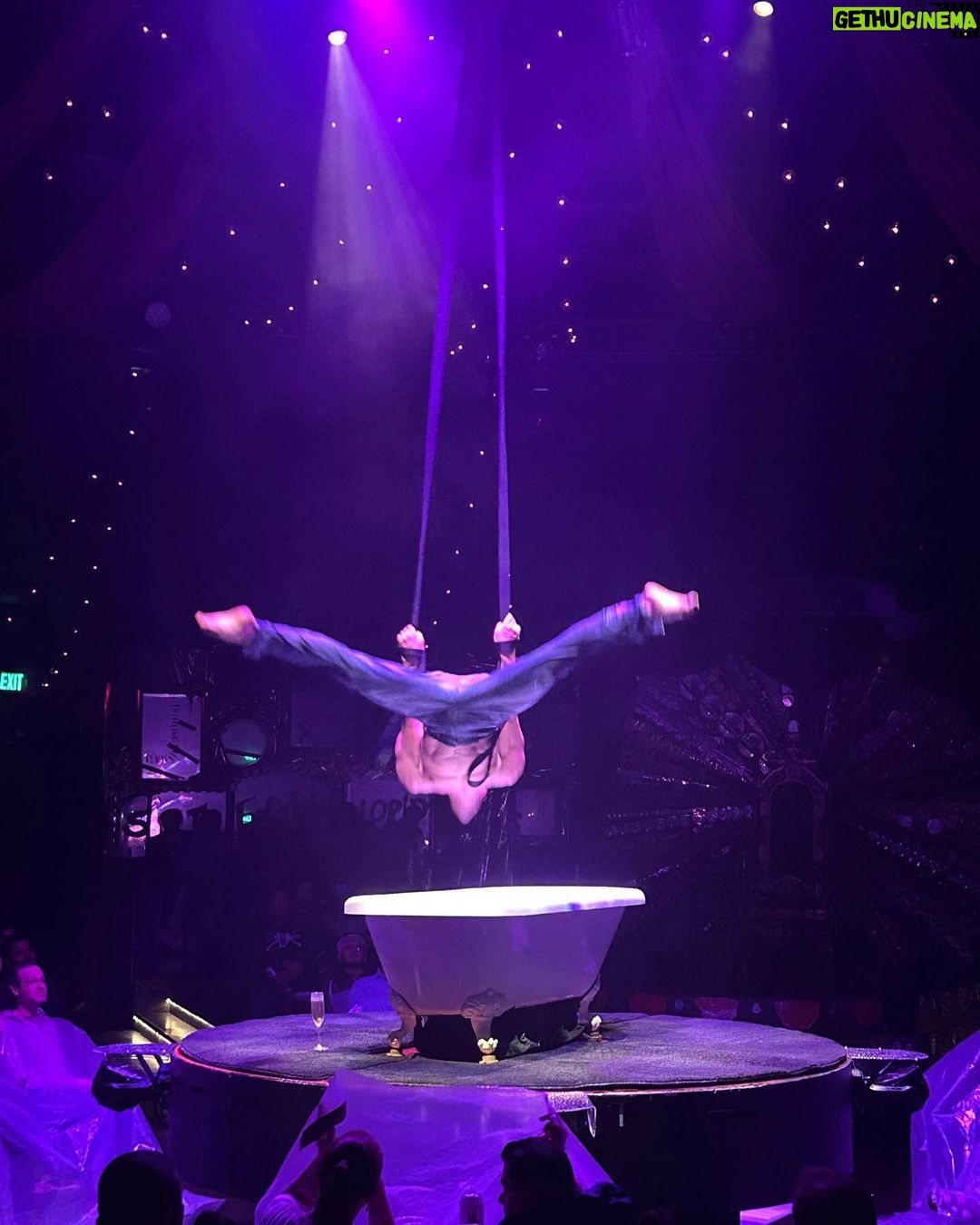 Amy Schumer Instagram - Loved every moment of @absinthe_vegas if you find yourself in Vegas and want to enjoy an hour and a half of your life go see this show. Gives you that feeling where you know it’s safe but changes your life forever and everyone leaves a sex icon. This show is perfect.