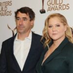Amy Schumer Instagram - This bitch went out tonight and got a @wgaeast award for @insideamyschumer first things first dis hair @clinttorresbeauty dis makeup @apetownes @chloehartstein styled my ass in @argent Now thank you to all the writers @yamaneika @jaye.mcbride @danpowell2000 @justsydbw @rachelfeinstein_ @thegreatboy @ronweinermusic @saschaseinfeld @georgiealdaco @tova.diker THE GREAT @nanglish WHO IS CROWNING RIGHT NOW! @jeremybeiler @jahnglayzer @real_timmeadows @strazzles @rosebudbaker @therealbeedy @tamisagher thanks writers! So proud @paramountplus