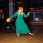 Amy Schumer Instagram - Thanks for our martini bowling party @lifeandbethhulu thanks for my hair and makeup @clinttorresbeauty @apetownes for picking my dress @yafiiit for dressing me @chloehartstein for everyone at Hulu and especially Hulu marketing team you rule! Photos by @kevintachman